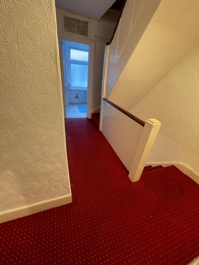 Elmdene Road - Large Room Лондон Экстерьер фото