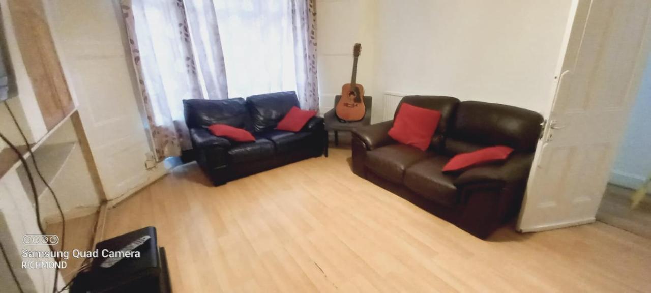 Elmdene Road - Large Room Лондон Экстерьер фото