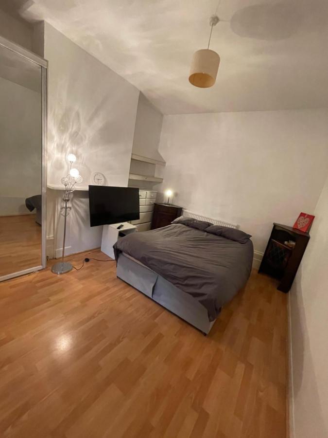 Elmdene Road - Large Room Лондон Экстерьер фото