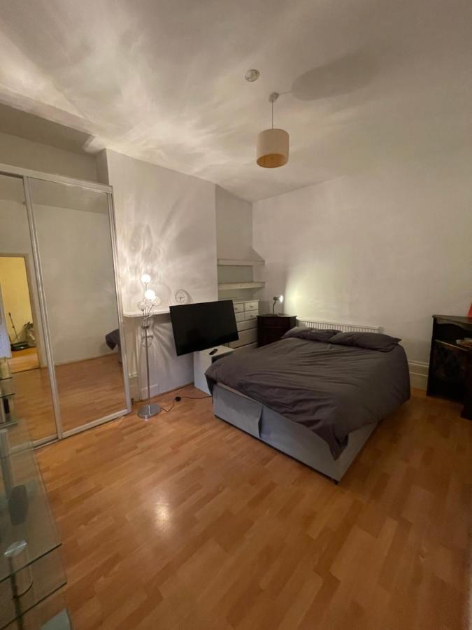 Elmdene Road - Large Room Лондон Экстерьер фото